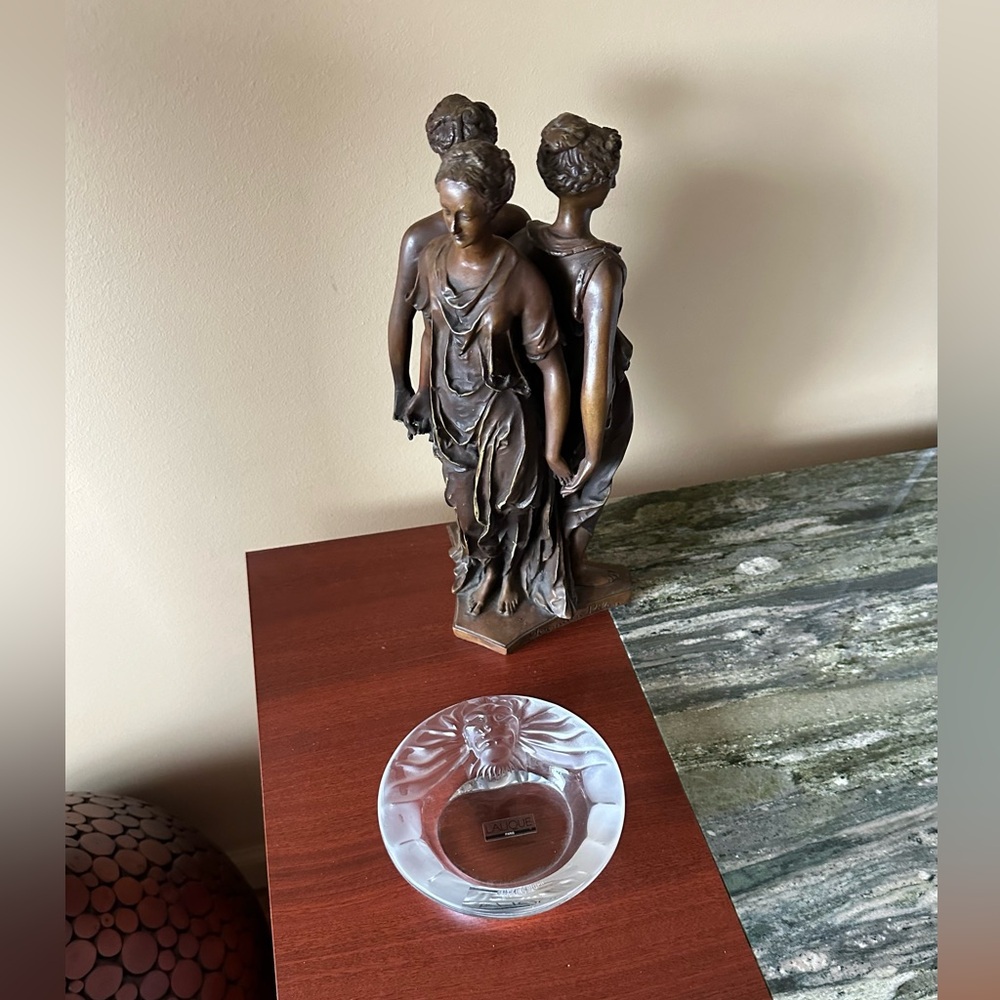 NWOB LALIQUE 1970’s Frosted Lion Head Crystal Ashtray Signed “Lalique France”. - Picture 2 of 13